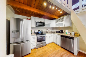 Treehouse Loft Condo